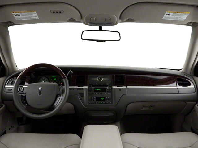 2010 Lincoln Town Car Signature Limited