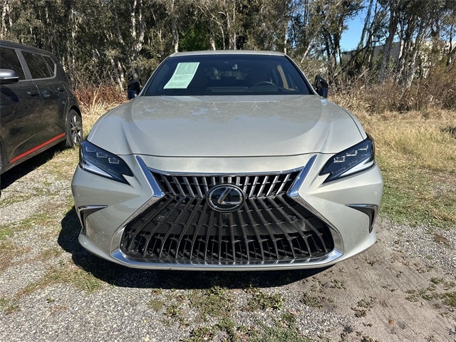 2025 Lexus ES 300h Ultra Luxury