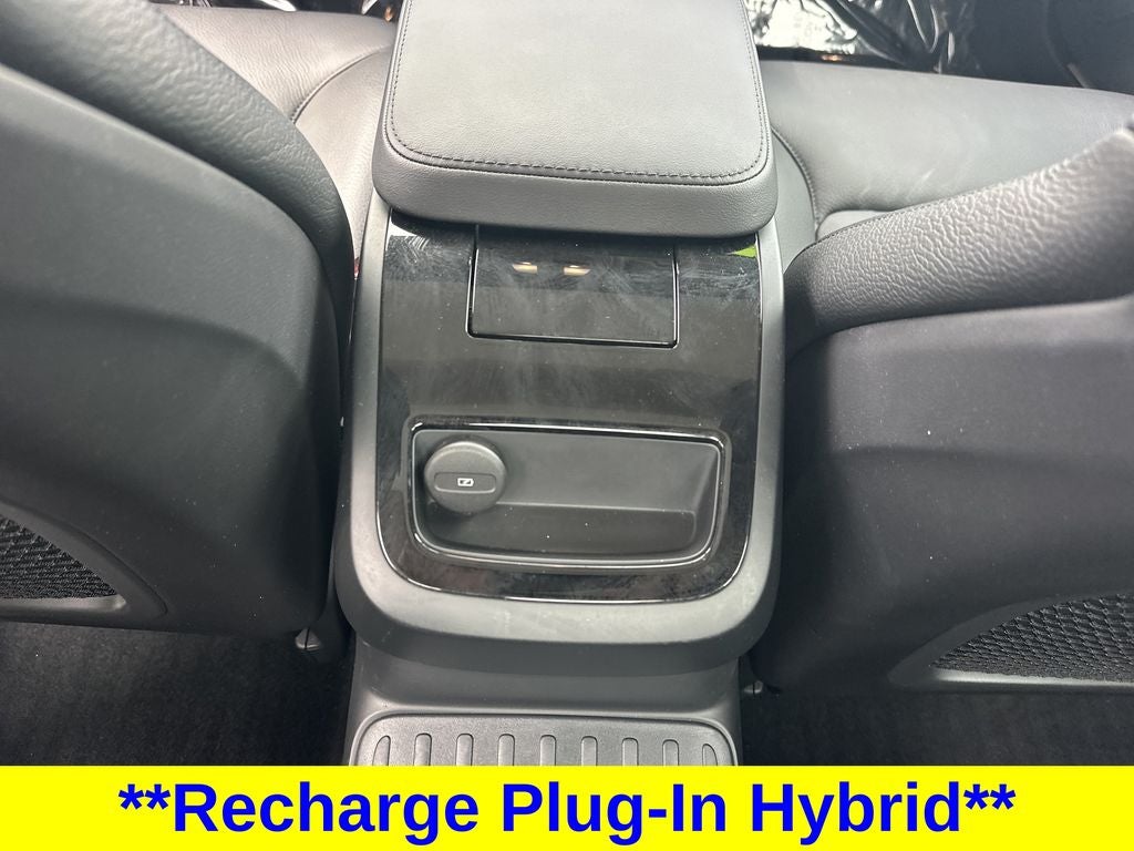 2024 Volvo S60 Recharge Plug-In Hybrid T8 Plus Dark Theme