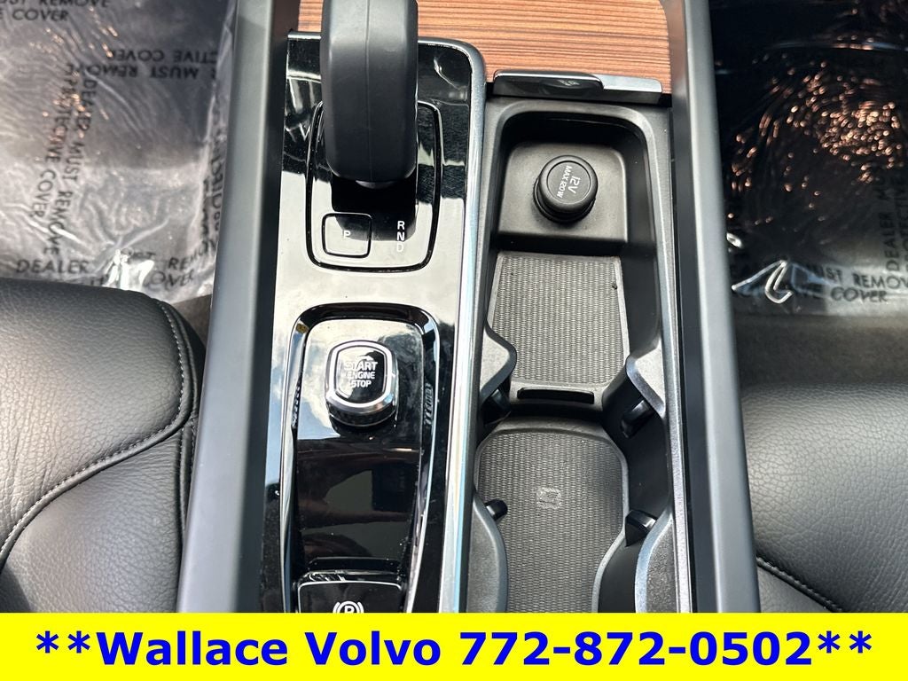 2023 Volvo S60 B5 Plus Dark Theme