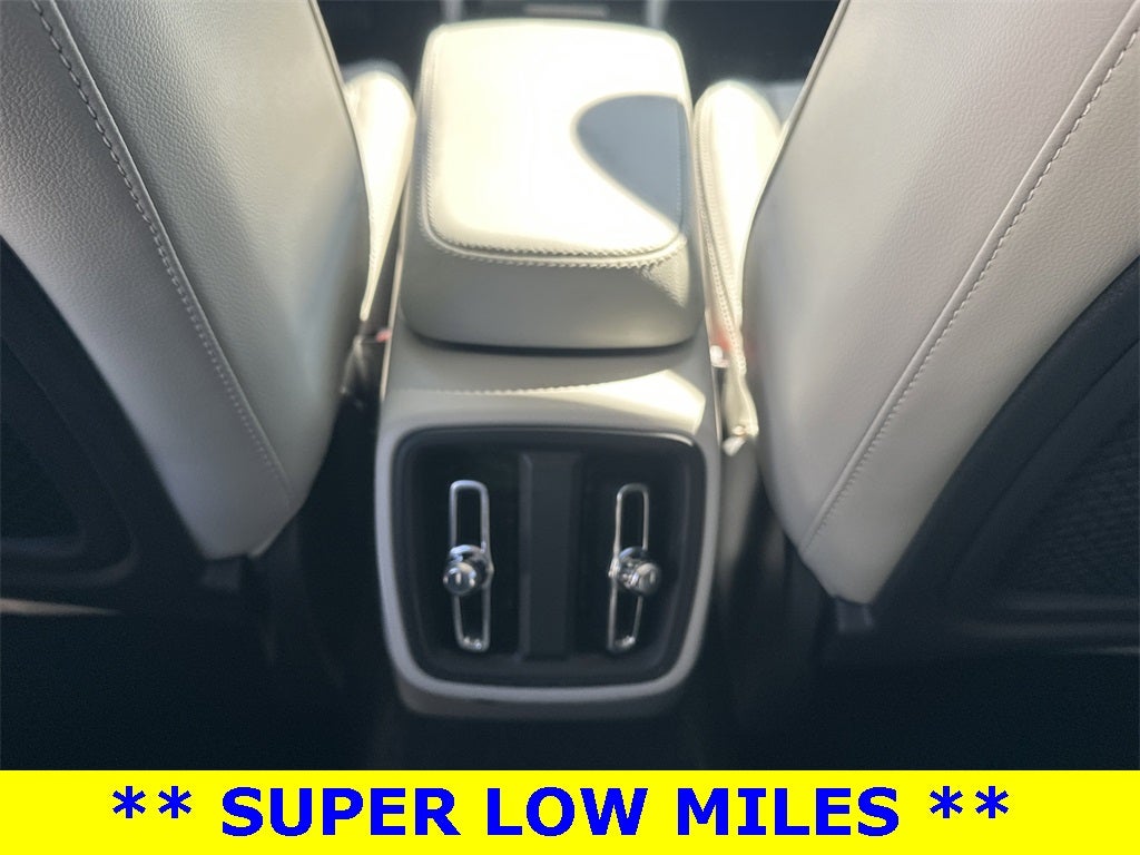 2022 Volvo XC40 Momentum