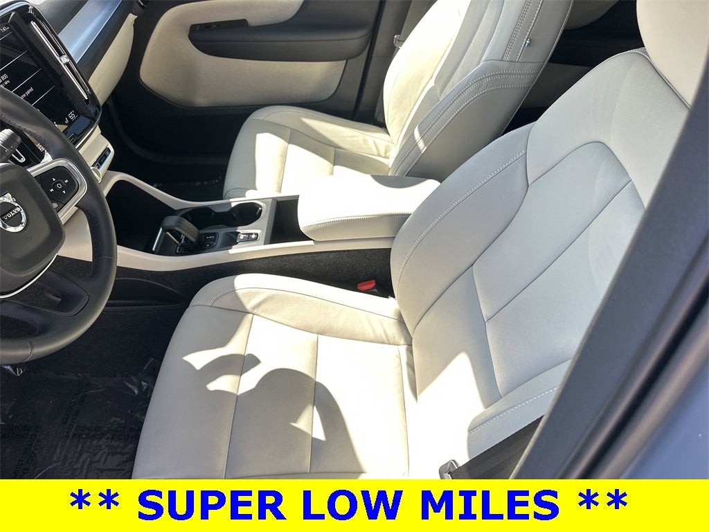 2022 Volvo XC40 Momentum