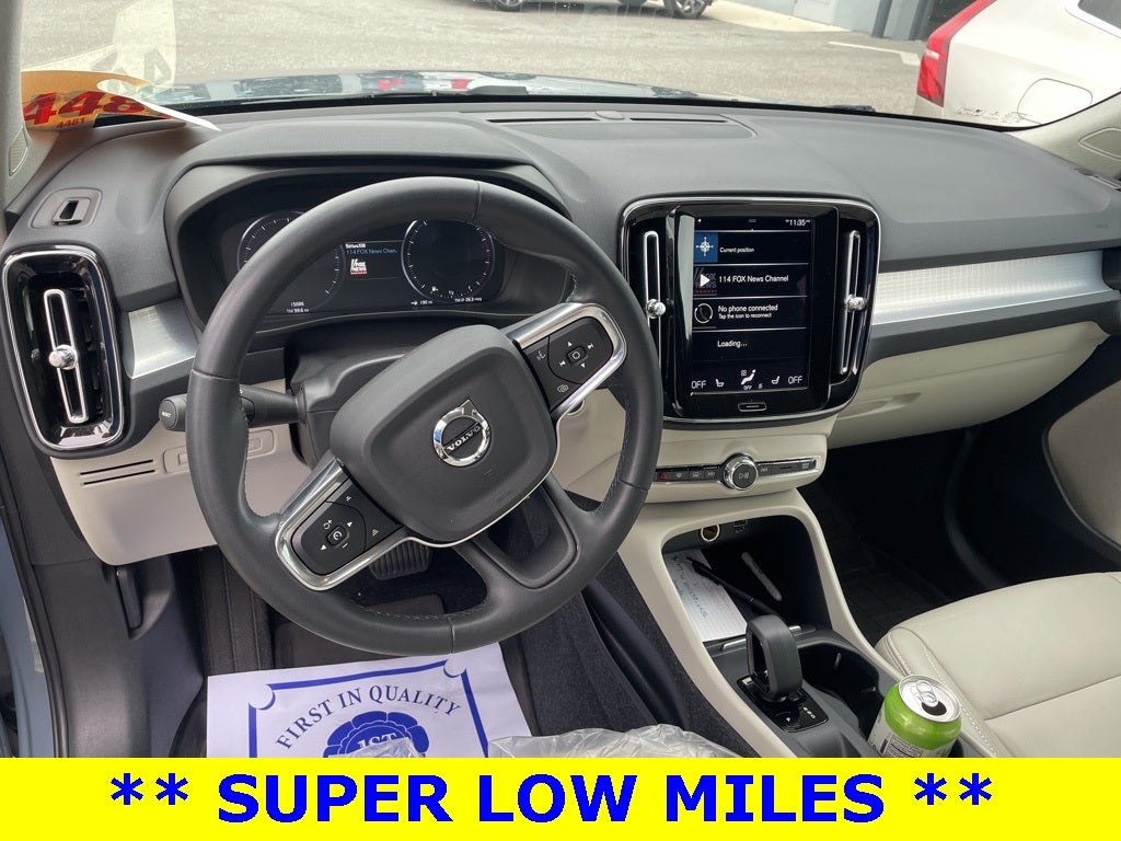 2022 Volvo XC40 Momentum