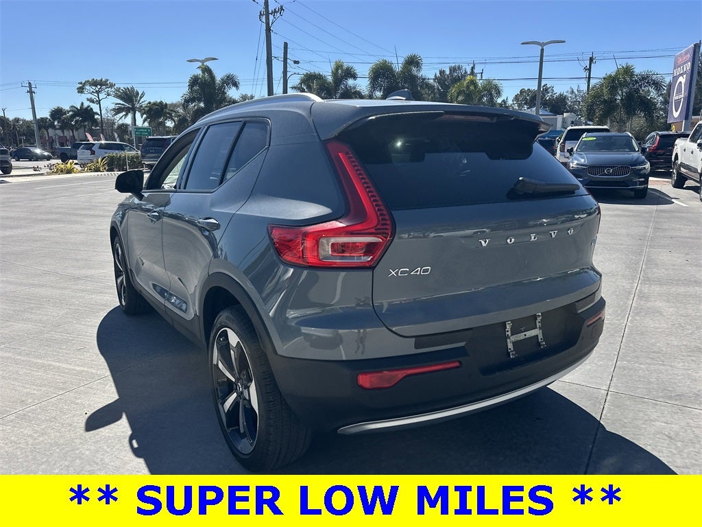 2022 Volvo XC40 Momentum