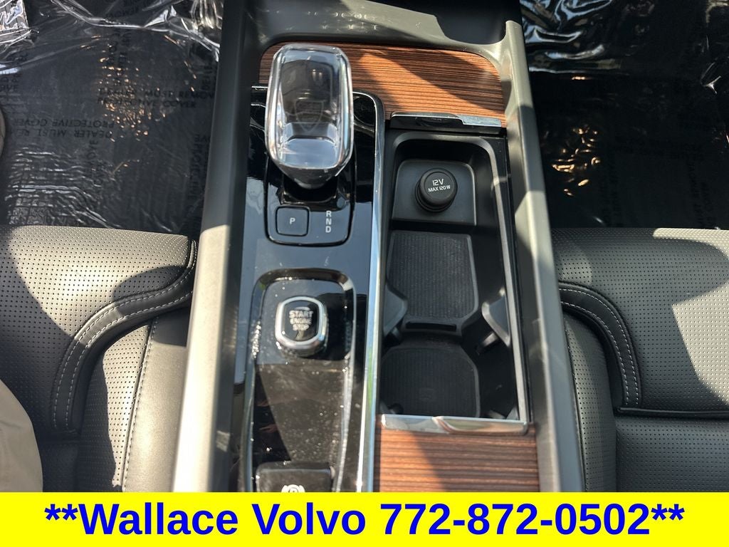 2024 Volvo XC60 Recharge Plug-In Hybrid Ultimate