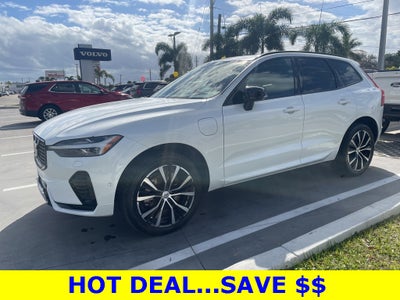 2023 Volvo XC60 Recharge Plug-In Hybrid T8 Plus Dark Theme