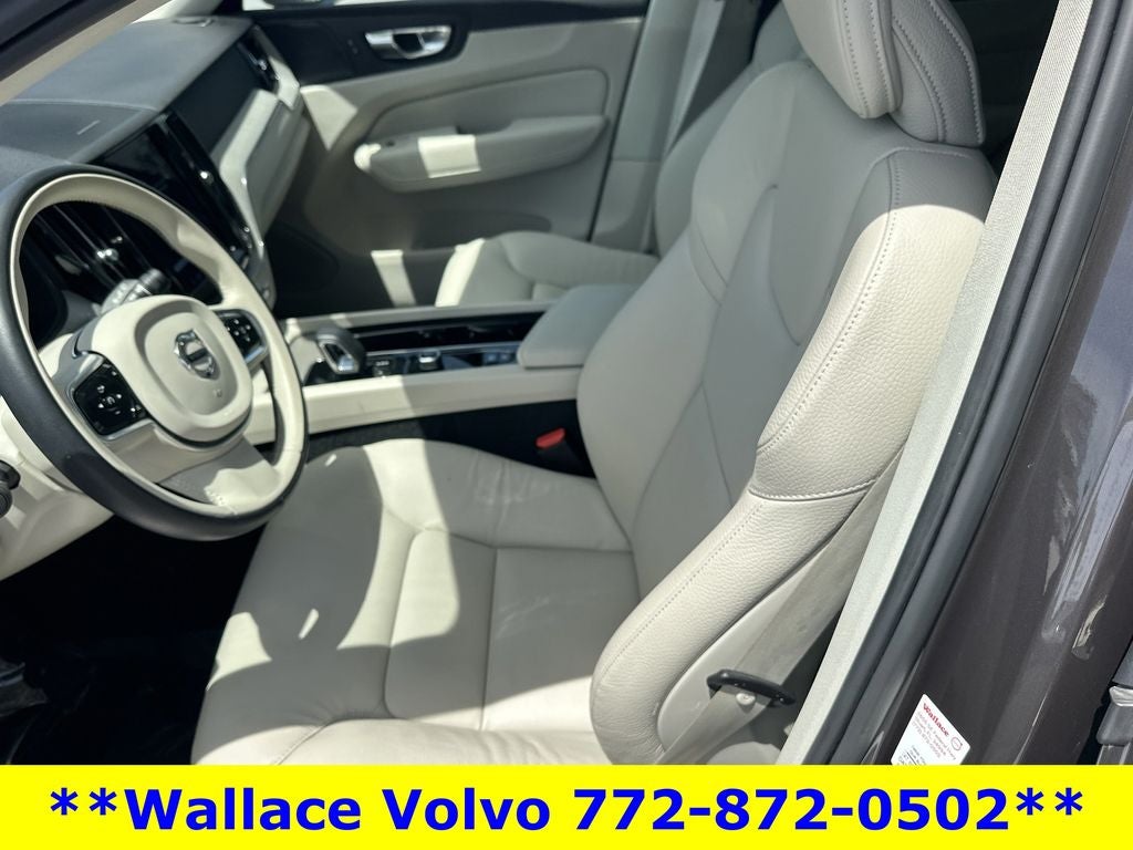 2023 Volvo XC60 B5 Plus Bright Theme