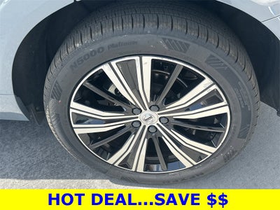 2023 Volvo XC60 B5 Plus Bright Theme