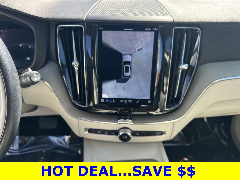 2023 Volvo XC60 B5 Plus Bright Theme