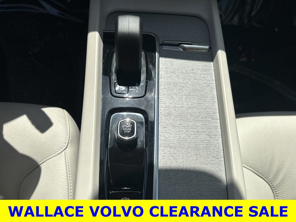 2024 Volvo XC60 B5 Plus Dark Theme