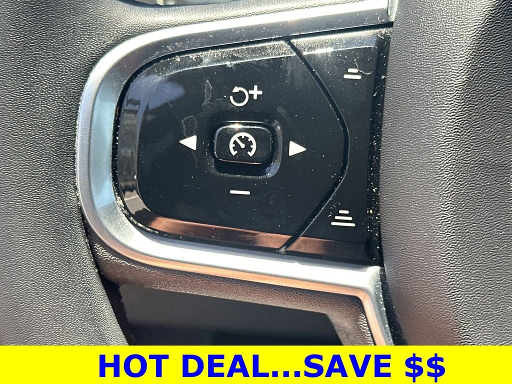 2023 Volvo XC60 B5 Plus Dark Theme