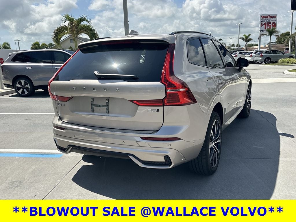 2024 Volvo XC60 B5 Ultimate Dark Theme