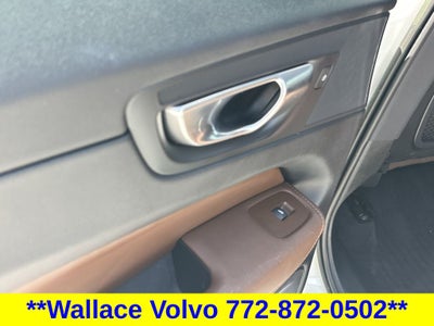 2023 Volvo XC60 B5 Plus Dark Theme