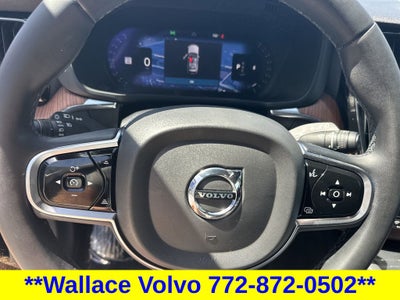 2023 Volvo XC60 B5 Plus Dark Theme