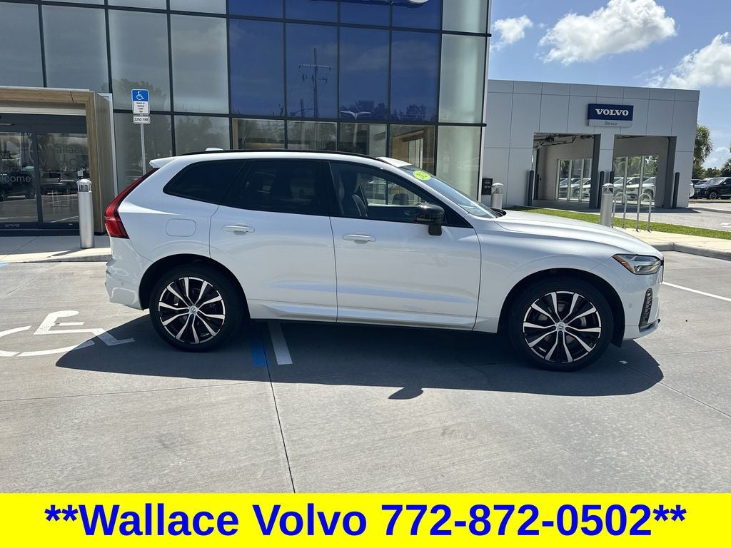 2023 Volvo XC60 B5 Plus Dark Theme