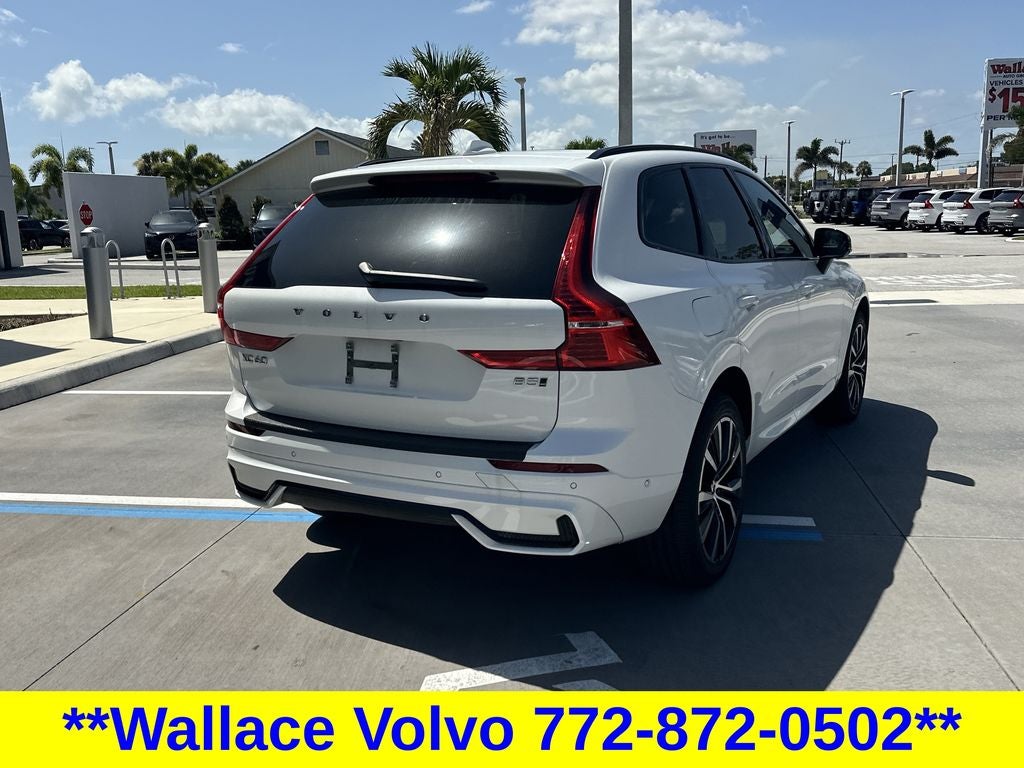 2023 Volvo XC60 B5 Plus Dark Theme