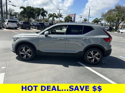 2025 Volvo XC40 B5 Core