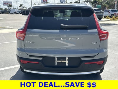 2025 Volvo XC40 B5 Core