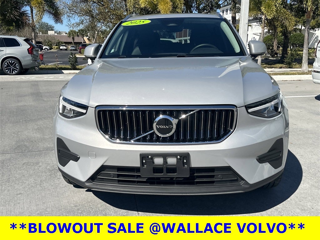 2025 Volvo XC40 B5 Core