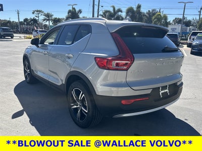 2025 Volvo XC40 B5 Core