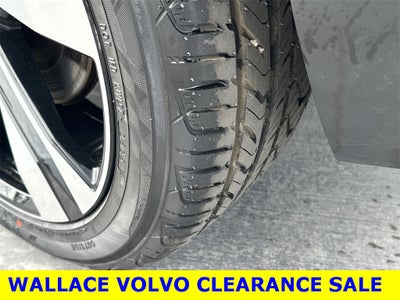 2024 Volvo XC40 B5 Plus Dark Theme