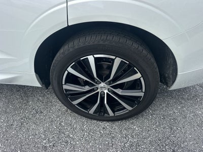 2023 Volvo XC60 B5 Plus Dark Theme