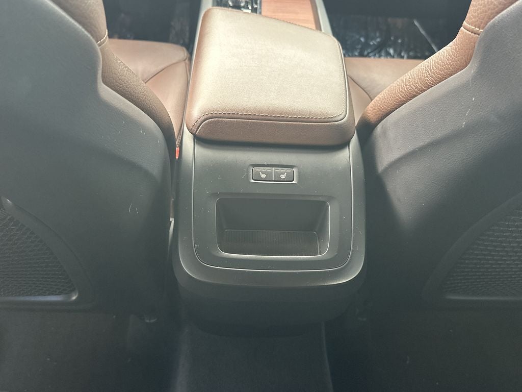 2023 Volvo XC60 B5 Plus Dark Theme