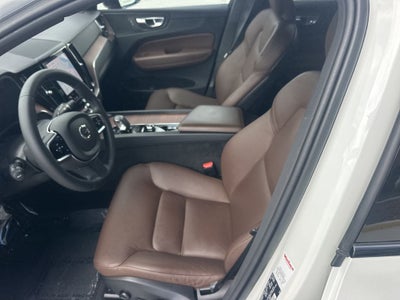 2023 Volvo XC60 B5 Plus Dark Theme