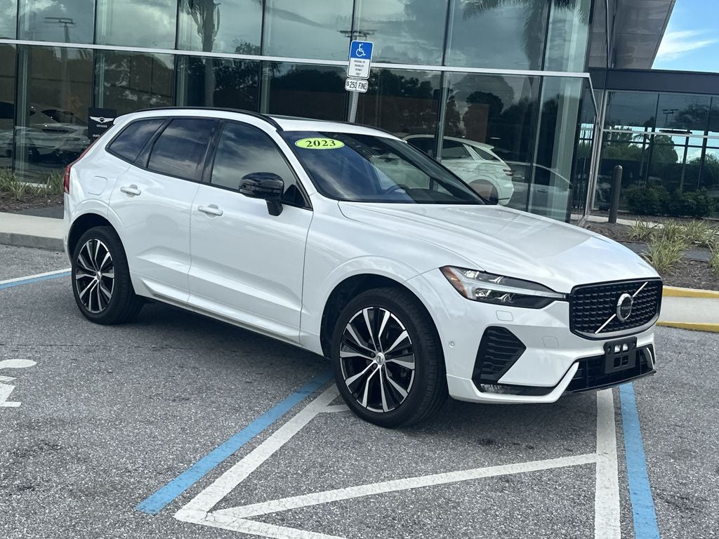 2023 Volvo XC60 B5 Plus Dark Theme