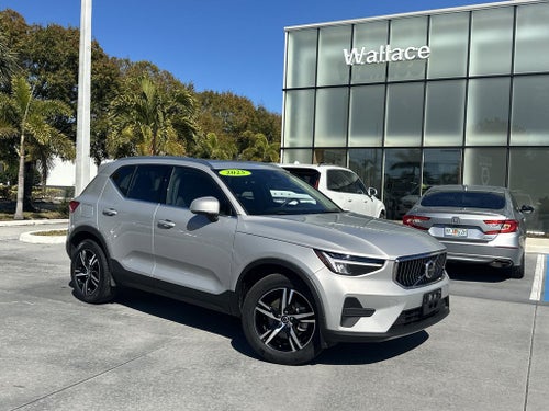 2025 Volvo XC40 B5 Core