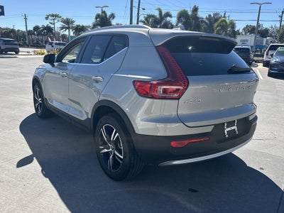 2025 Volvo XC40 B5 Core