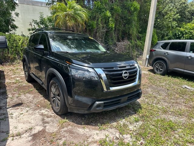 2024 Nissan Pathfinder SV