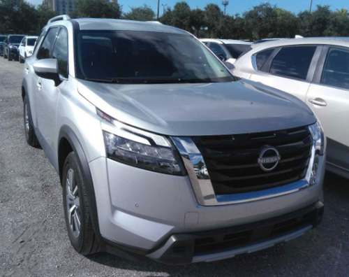 2025 Nissan Pathfinder SL