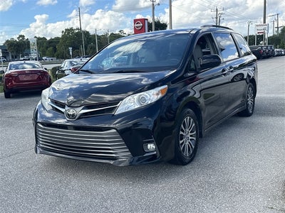 2020 Toyota Sienna XLE