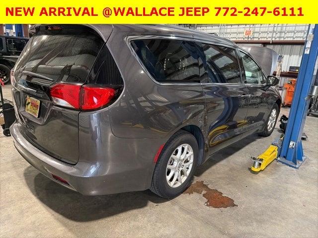 2021 Chrysler Voyager LXI