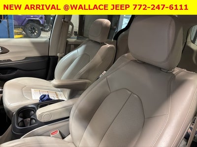 2021 Chrysler Voyager LXI