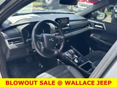 2022 Mitsubishi Outlander SE