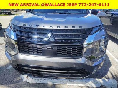 2022 Mitsubishi Outlander SE