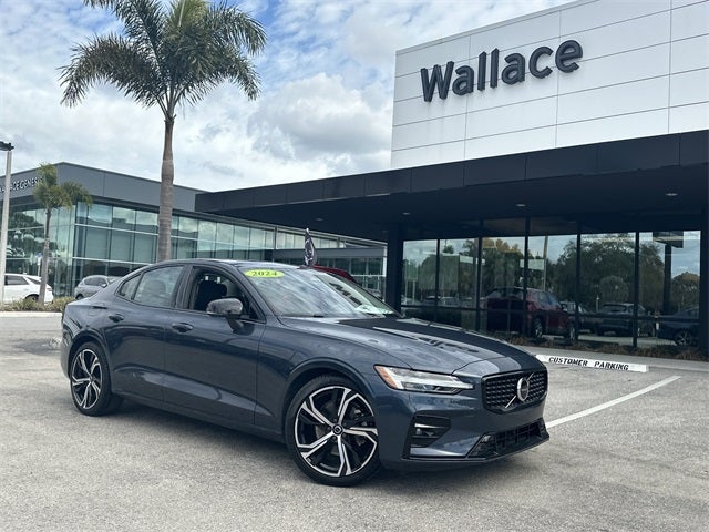 2024 Volvo S60 B5 Core Dark Theme