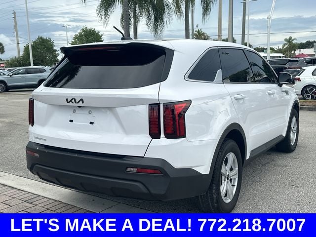 2023 Kia Sorento LX